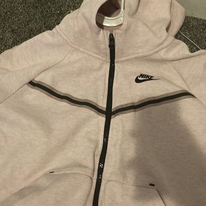 150 dollar Nike Tec